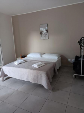 Randazzo Suites - LETTOS - Liv 1 - Camera e Bagno privato - Chiamaci prima Disponibilità Contact us before Contactez-nous svp